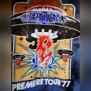 Torrid NWT  Plus Size 3x BOSTON Tour 77 Fleece sweat-shirt